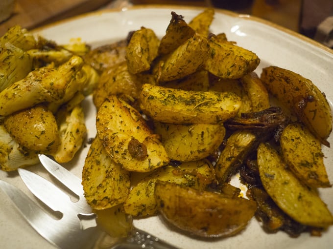 Roasted potatoes with artichokes